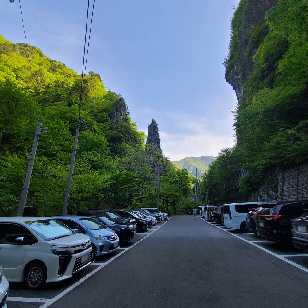 日原鍾乳洞の駐車場